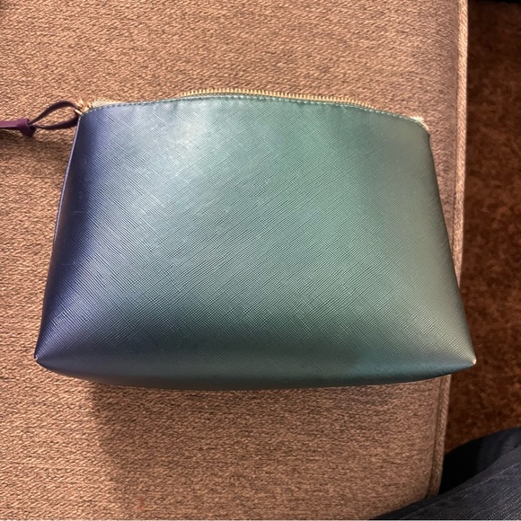 La Mer Cosmetic Bag - Picture 2 of 4